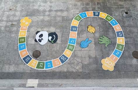 石渠地面游戏彩绘