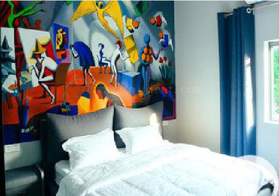 石渠对于酒店的墙体彩绘而言更注重哪些方面？